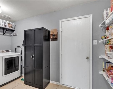 1110 Caroline Drive - Photo Thumbnail 17