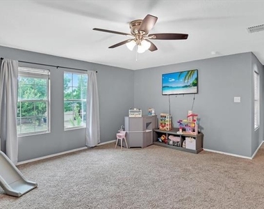 1110 Caroline Drive - Photo Thumbnail 21