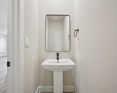 3438 Taas Drive - Photo Thumbnail 15