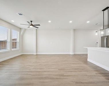 3438 Taas Drive - Photo Thumbnail 2