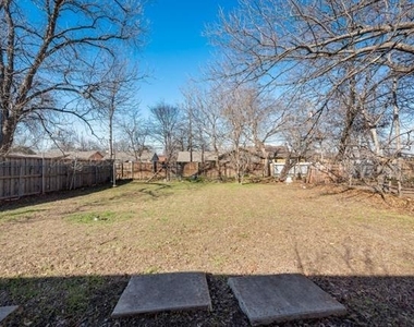 1233 Marion Avenue - Photo Thumbnail 12