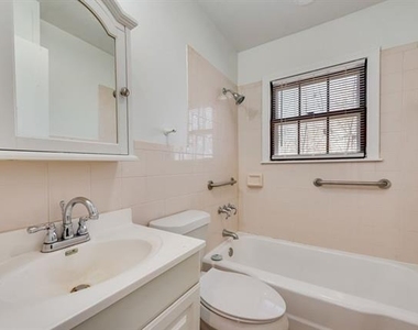 1233 Marion Avenue - Photo Thumbnail 11