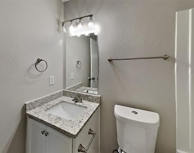 1309 Erin Court - Photo Thumbnail 15