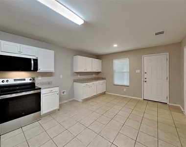 1309 Erin Court - Photo Thumbnail 5