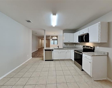 1309 Erin Court - Photo Thumbnail 4