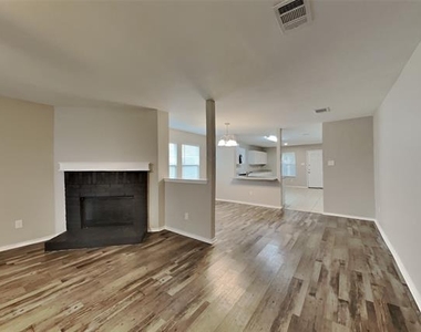 1309 Erin Court - Photo Thumbnail 2