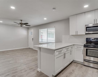 5444 Gaston Avenue - Photo Thumbnail 5