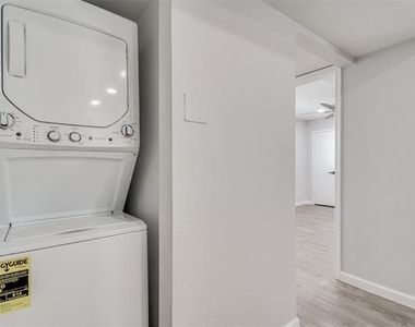 5444 Gaston Avenue - Photo Thumbnail 11