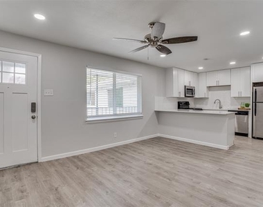 5444 Gaston Avenue - Photo Thumbnail 3