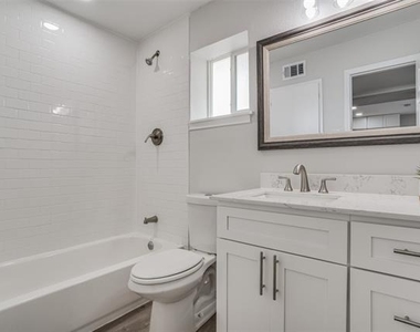 5444 Gaston Avenue - Photo Thumbnail 9