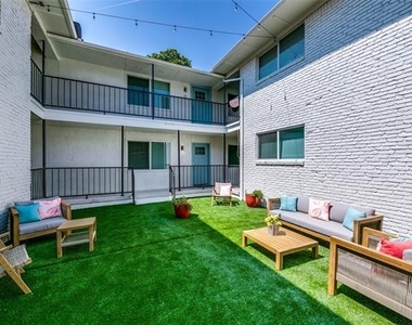 5444 Gaston Avenue - Photo Thumbnail 22