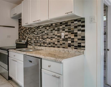 818 E Woodin Boulevard - Photo Thumbnail 19