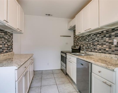 818 E Woodin Boulevard - Photo Thumbnail 17