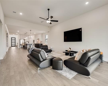 2059 Wimberley Drive - Photo Thumbnail 10