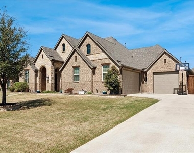 1761 Shavano Way - Photo Thumbnail 2