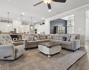 1761 Shavano Way - Photo Thumbnail 3