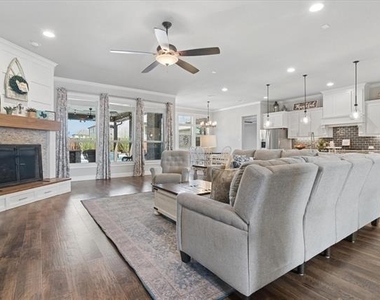 1761 Shavano Way - Photo Thumbnail 4