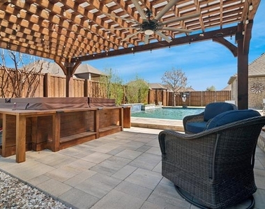 1761 Shavano Way - Photo Thumbnail 26