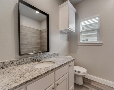 1518 Walworth Street - Photo Thumbnail 9