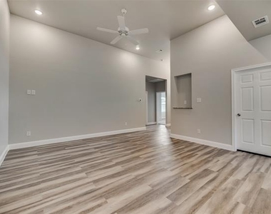 1518 Walworth Street - Photo Thumbnail 3