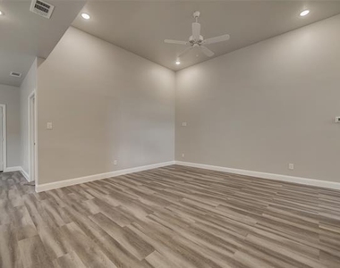 1518 Walworth Street - Photo Thumbnail 2