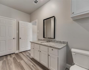 1518 Walworth Street - Photo Thumbnail 13