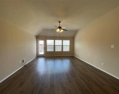 2120 Blakely Court - Photo Thumbnail 14