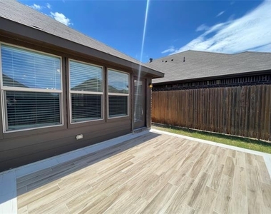 2120 Blakely Court - Photo Thumbnail 31