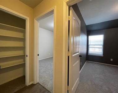 2120 Blakely Court - Photo Thumbnail 21