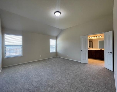 2120 Blakely Court - Photo Thumbnail 16