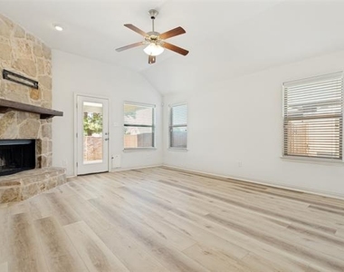 11620 Summer Springs Drive - Photo Thumbnail 5