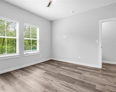 716 E Chestnut Street - Photo Thumbnail 18