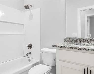 716 E Chestnut Street - Photo Thumbnail 14