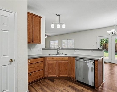 5506 San Marino Drive - Photo Thumbnail 8