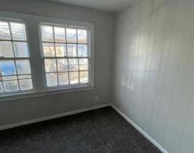 436 Reading Street - Photo Thumbnail 7