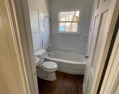 436 Reading Street - Photo Thumbnail 8