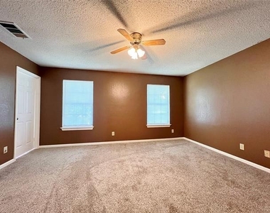 2019 Longmeadow Court - Photo Thumbnail 15