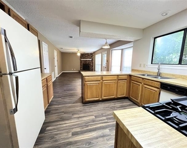 2019 Longmeadow Court - Photo Thumbnail 5