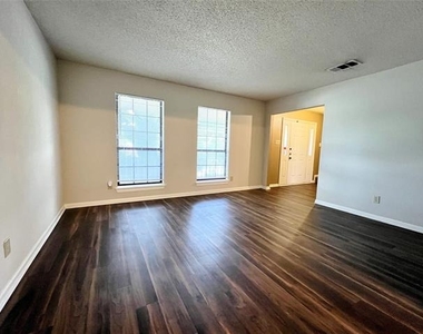 2019 Longmeadow Court - Photo Thumbnail 1