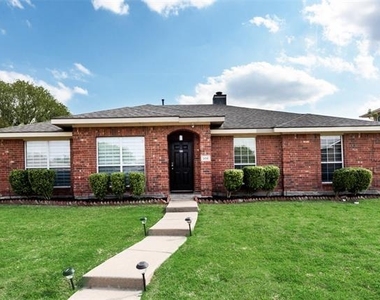 506 Pecos Path Drive - Photo Thumbnail 3