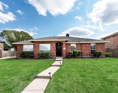506 Pecos Path Drive - Photo Thumbnail 2