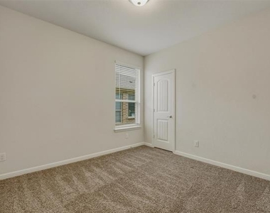 9528 Blaine Drive - Photo Thumbnail 14