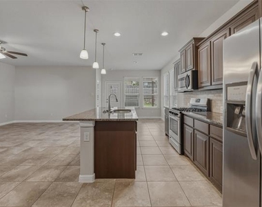 9528 Blaine Drive - Photo Thumbnail 8