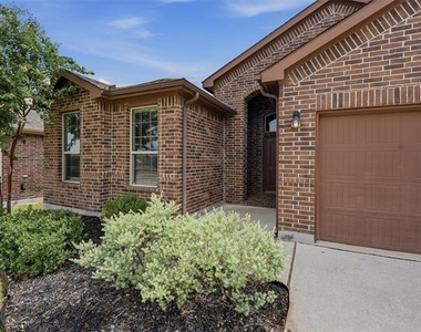 9528 Blaine Drive - Photo Thumbnail 3