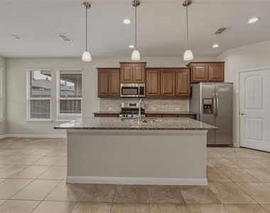 9528 Blaine Drive - Photo Thumbnail 7