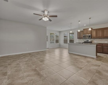 9528 Blaine Drive - Photo Thumbnail 6