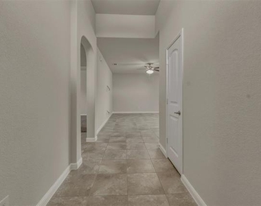 9528 Blaine Drive - Photo Thumbnail 4