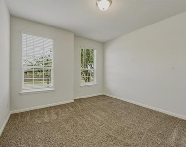9528 Blaine Drive - Photo Thumbnail 15