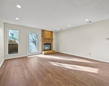 408 S Fannin Street - Photo Thumbnail 9