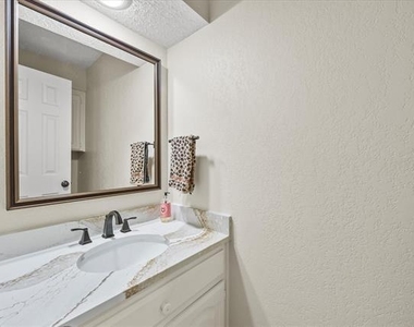 408 S Fannin Street - Photo Thumbnail 4